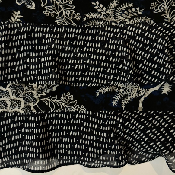 Cabi Hybrid Floral Ruffle Blouse - Picture 4 of 5